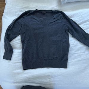 Banana Republic Cotton Stretch Vneck in Charcoal